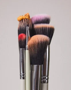 02 Skin Coverage Brush