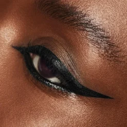 Brushstroke 24H Eyeliner, Sort
