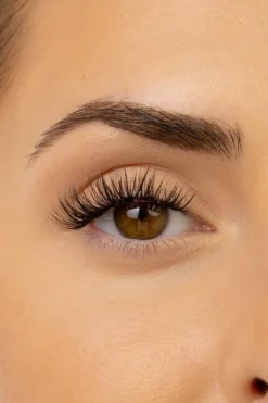 Extended Lash Hybrid Fill Ins