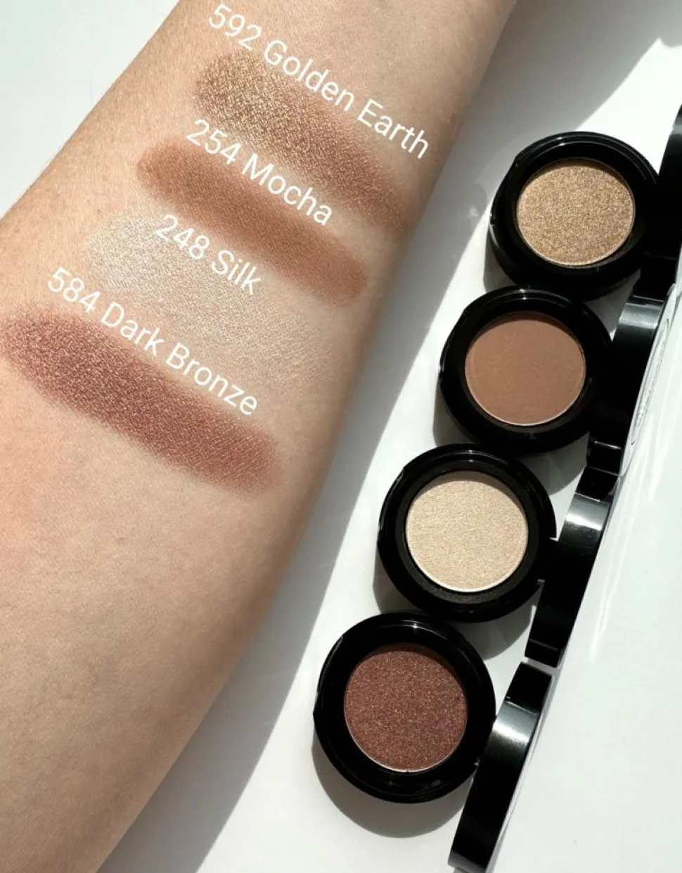 Eyeshadow, 592 Golden Earth
