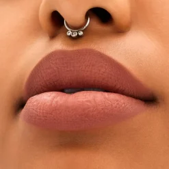 Locked Kiss 24HR Lipstick, Mischief