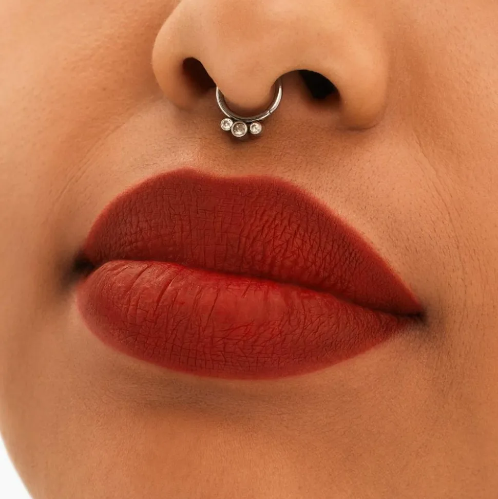 Locked Kiss 24HR Lipstick, Vicious