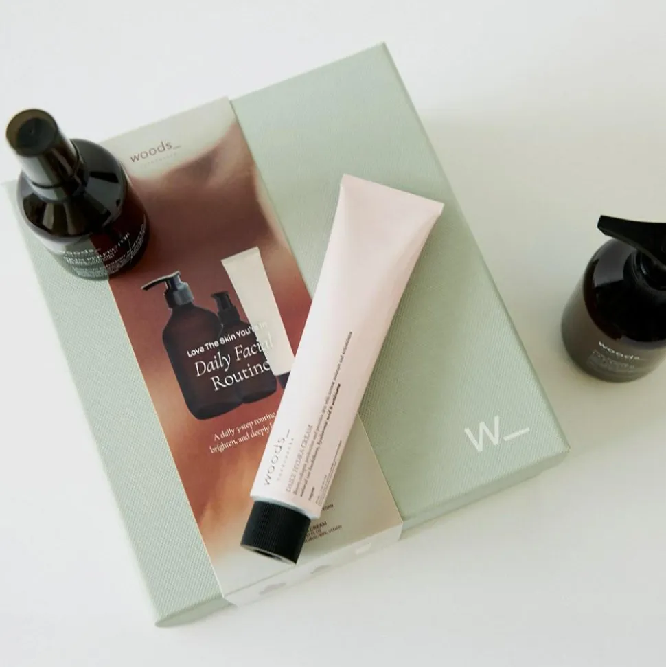 Love The Skin You're In Daily Facial Routine Gaveæske