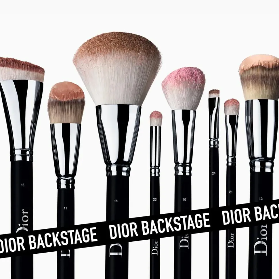 Retractable Kabuki Brush, N° 17