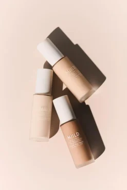 Skin Light Natural Liquid Foundation, 01 Sky
