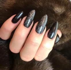 Vinylux Nail Polish, 105 Black Pool
